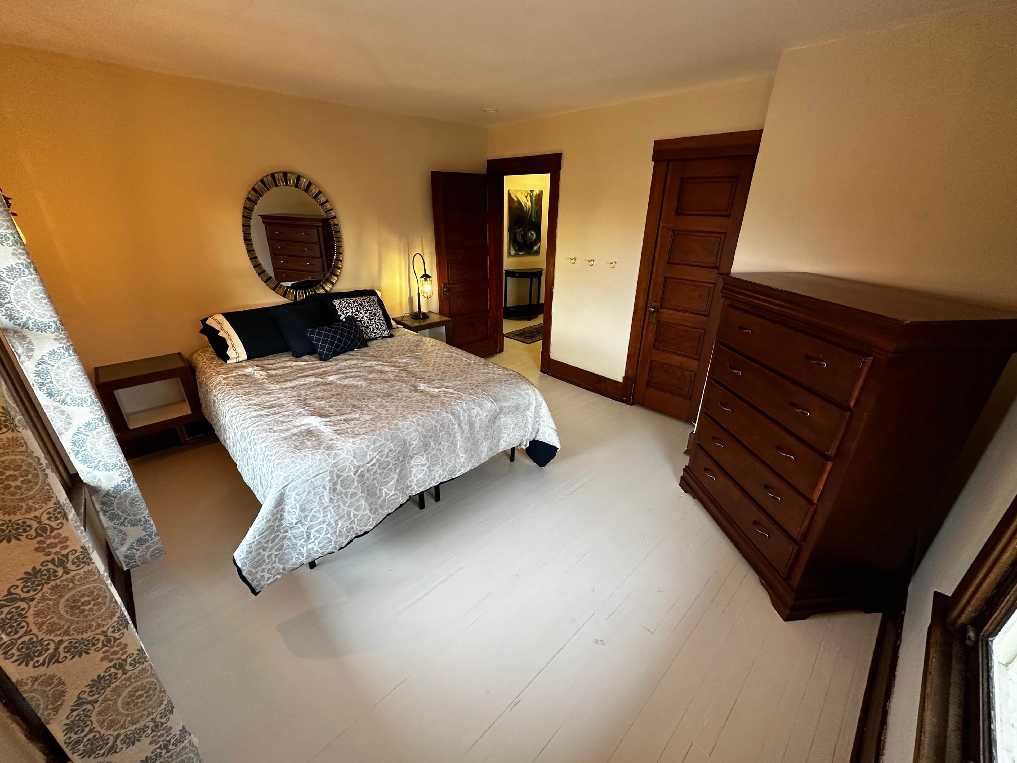 5 Schlafzimmer, Bügeleisen/Bügelbrett, WLAN, Bettwäsche
