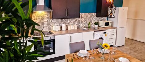 Fridge, microwave, oven, stovetop