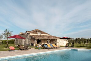 Piscine extérieure