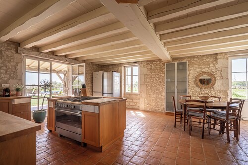 Maison entière  8p ,au milieu des vignes sur la route des vins .bergerac à10 m