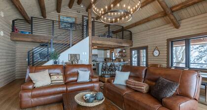 Gorgeous Alpine Hollow - HotTub - on 3 acres