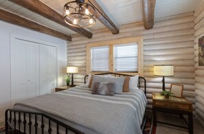 5 slaapkamers, een strijkplank/strijkijzer, reisbedje, gratis wifi