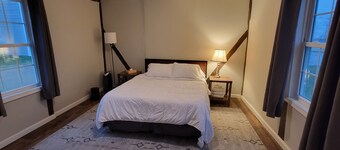 1840s Cottage close to I-95