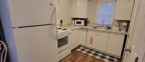 微波炉、烤箱、炉灶、厨具/餐具