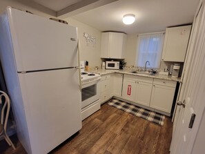 Microwave, oven, stovetop, cookware/dishes/utensils