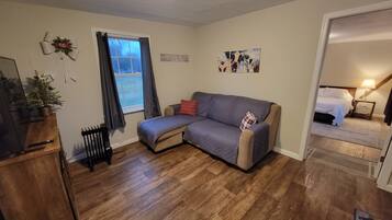 1 bedroom, iron/ironing board, travel crib, WiFi