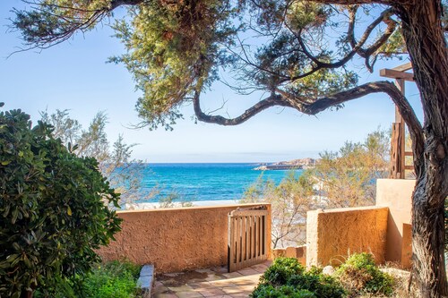 Villa 'Meridiana' with Sea View, Private Terrace and Air Conditioning