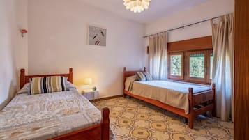 3 Schlafzimmer, Bügeleisen/Bügelbrett, Bettwäsche