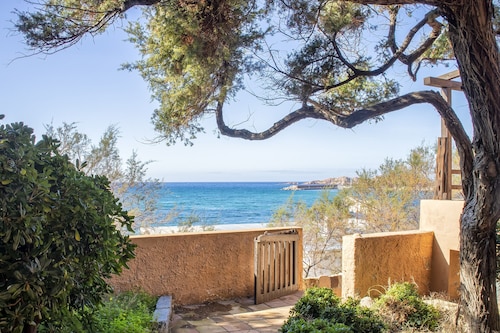 Villa 'Meridiana' with Sea View, Private Terrace and Air Conditioning