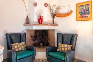 Interior - Villa 'Meridiana' with Sea View, Private Terrace and Air Conditioning (Isola Rossa)