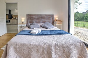 4 chambres, fer et planche à repasser, Wi-Fi gratuit, draps fournis