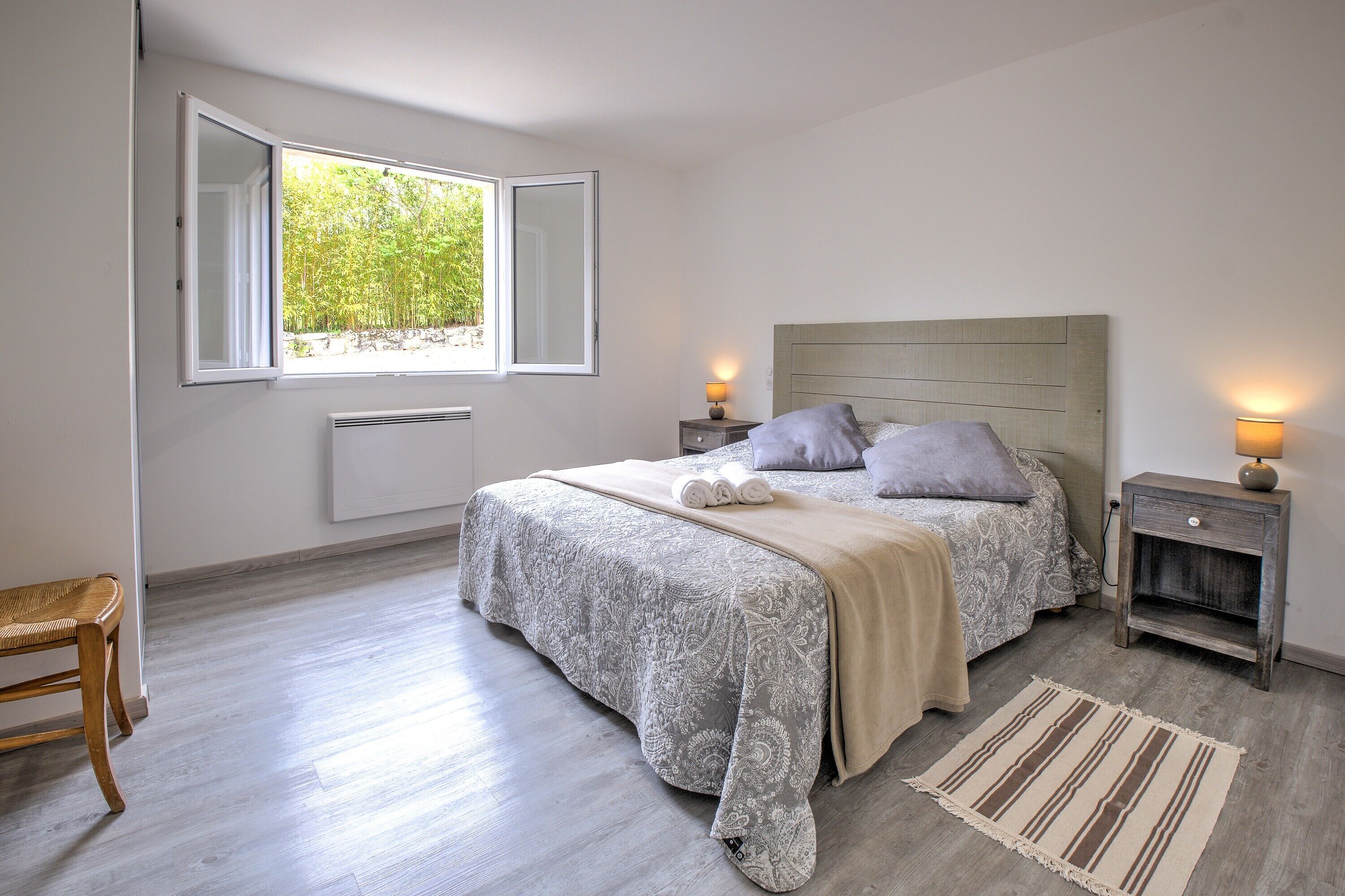 4 bedrooms, iron/ironing board, free WiFi, bed sheets