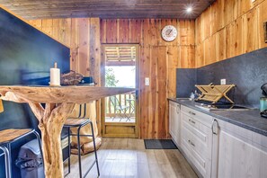 Interior - Cottage 'La Cabane De Gardelac' with Private Terrace, Private Garden and Balcony (Saint-Remy)