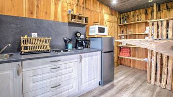 Fridge, microwave, stovetop, coffee/tea maker