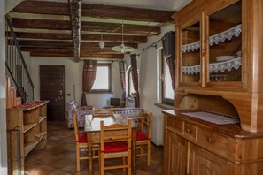 Interior - Apartment 'Baita Plagnol Sestriere Ski Slopes' with Mountain View, Balcony and Wi-Fi (Sestriere)