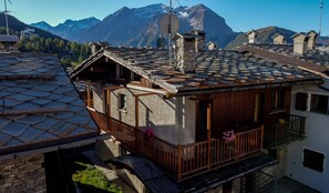 Exterior - Apartment 'Baita Plagnol Sestriere Ski Slopes' with Mountain View, Balcony and Wi-Fi (Sestriere)