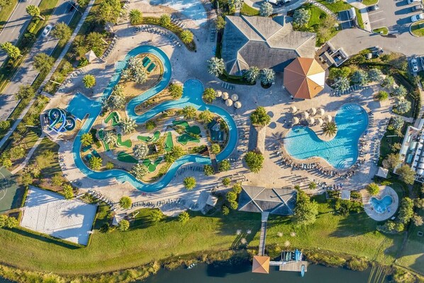 Exterior - Spacious 4BR Home with Private Pool – Sleeps 10 (Kissimmee)