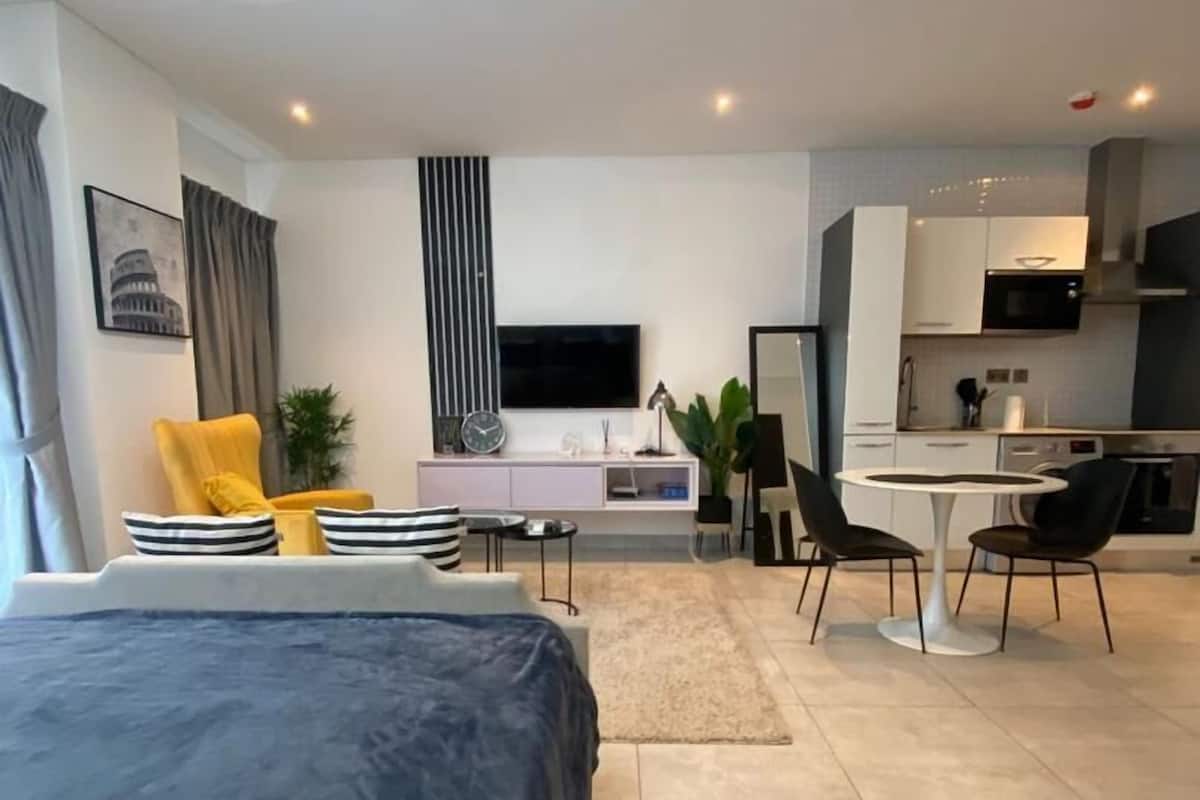 Premium Apartment