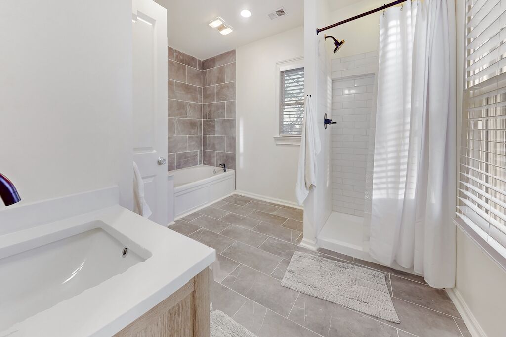 Boblebad, hårføner, håndklær og såpe