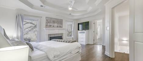 4 habitaciones, tabla de planchar con plancha, wifi y ropa de cama