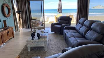 Smart-tv en een open haard