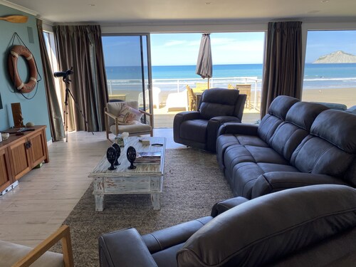 Ultimate Beachfront - Family Friendly with games room and multiple decks