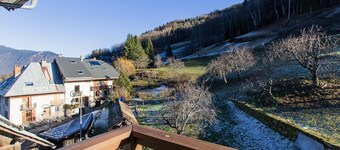 Derriere LE Pressoir