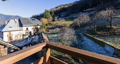 Derriere LE Pressoir