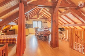 4 Schlafzimmer, BĂŒgeleisen/BĂŒgelbrett, Reisekinderbett, kostenloses WLAN