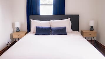 4 camere, una scrivania, ferro/asse da stiro, culla da viaggio