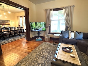 Smart TV - Large & spacious: 12 guests; walkable to Main St! (Walla Walla)