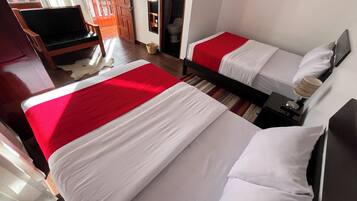 Deluxe Double Room | Living area