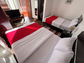 Deluxe Double Room | Living area