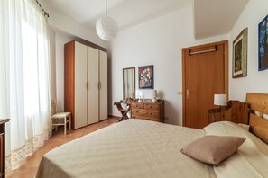 3 camere