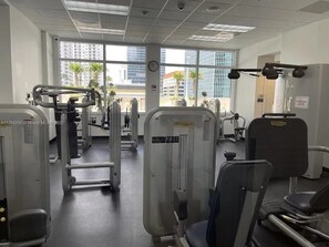 Fitness facility - Experience Downtown Miami near Brickell City Centre (Miami)