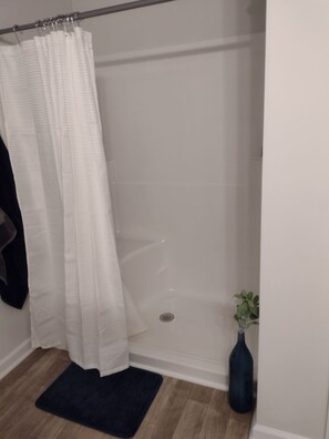 Shower, hair dryer, towels, soap - Available for those at Fort Liberty to rent while waiting for permanent housing. (Sanford)