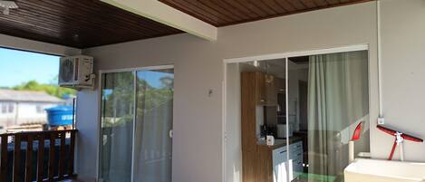 Fridge, microwave, stovetop, blender