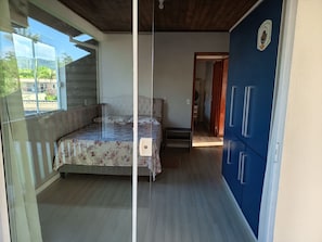 2 quartos, escrivaninha, Wi-Fi de cortesia, roupa de cama
