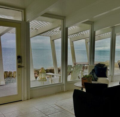 Modern Mid-Century Cabin, on the beach with views of the San Juan Islands!