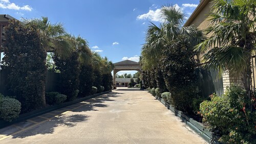 Palace Inn I-45 & Bellfort