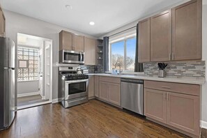 Refrigerador, microondas, horno, placa de cocina