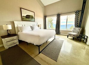 4 bedrooms, iron/ironing board, WiFi, bed sheets - Barndo with View (ADA Friendly) (Oakhurst)