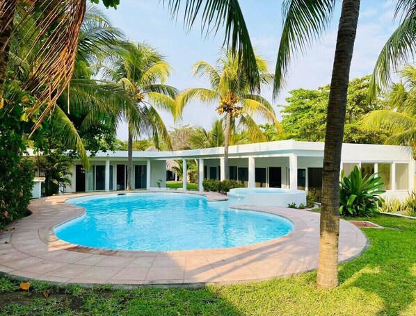 The Pool - Ocean access waterfront home with TIKI Ranch and Pool. Pet friendly! (Taxisco)