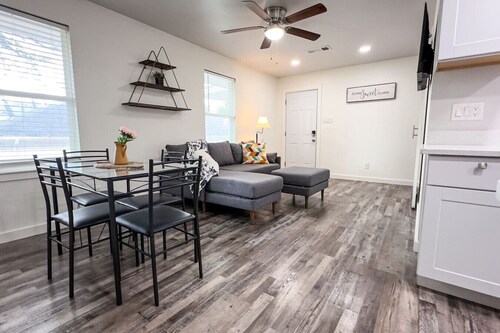 Fun walk Bishop Arts|Med Center| Zoo|Business|2BR