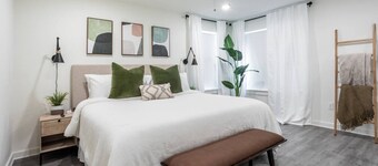 WeLoveBishopArts! King Bed|2nd Floor