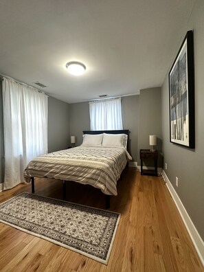 2 dormitorios, tabla de planchar con plancha, wifi y ropa de cama