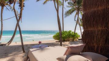 OCEANFRONT VILLA WITH PRIVATE POOL | 1 bedroom, premium bedding, down duvets, memory-foam beds