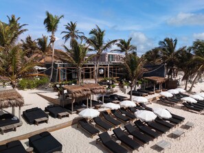 Private beach, white sand, beach bar