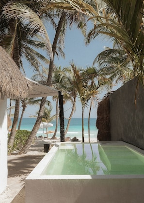 OCEANFRONT VILLA WITH PRIVATE POOL | Pemandangan dari kamar
