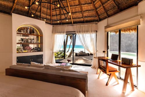 OCEANFRONT VILLA WITH PRIVATE POOL